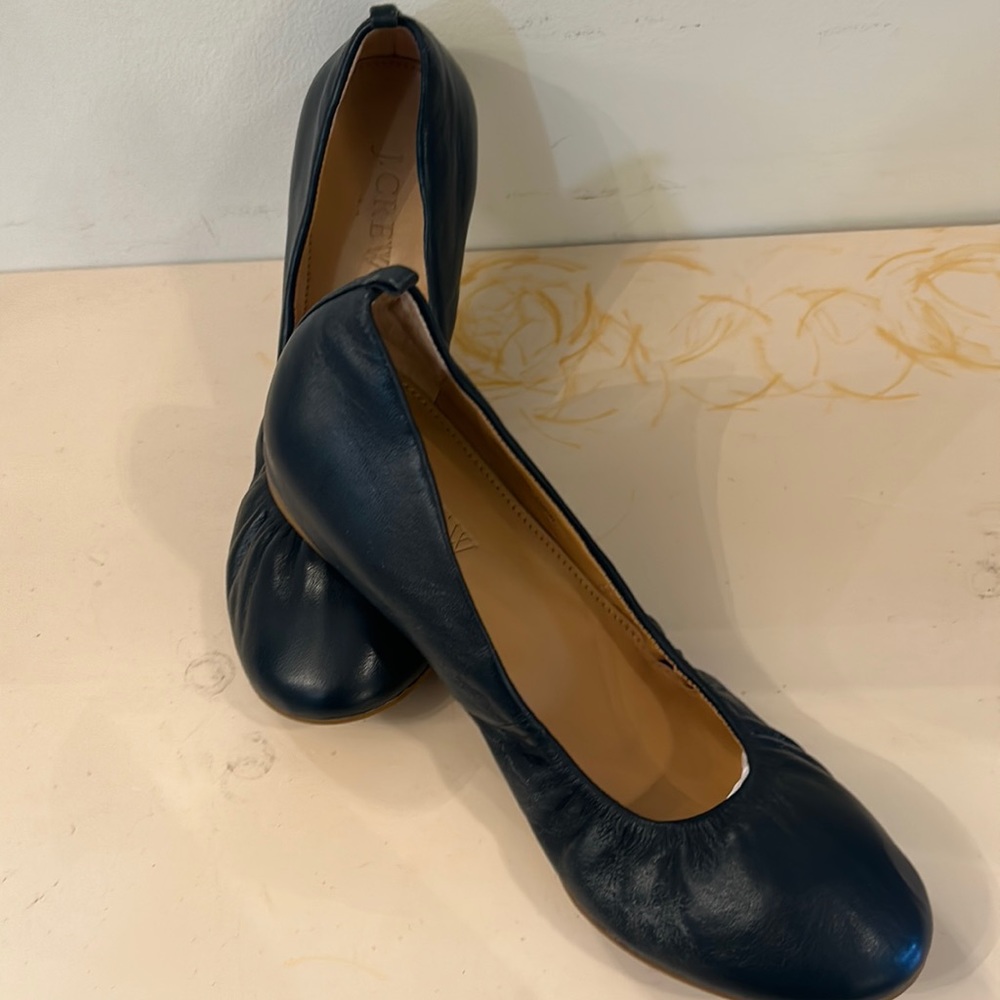 J CREW NAVY SZ 6 SHOES